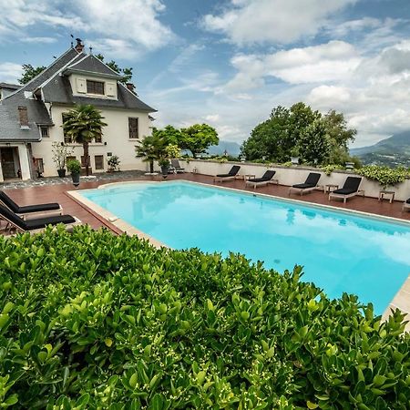 Hotel Les Saints Pères à Montagnole Extérieur photo