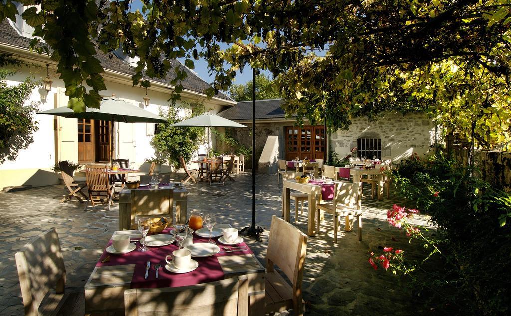 Hotel Les Saints Pères à Montagnole Extérieur photo