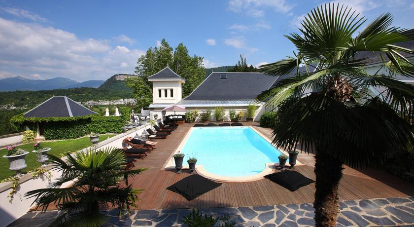 Hotel Les Saints Pères à Montagnole Extérieur photo