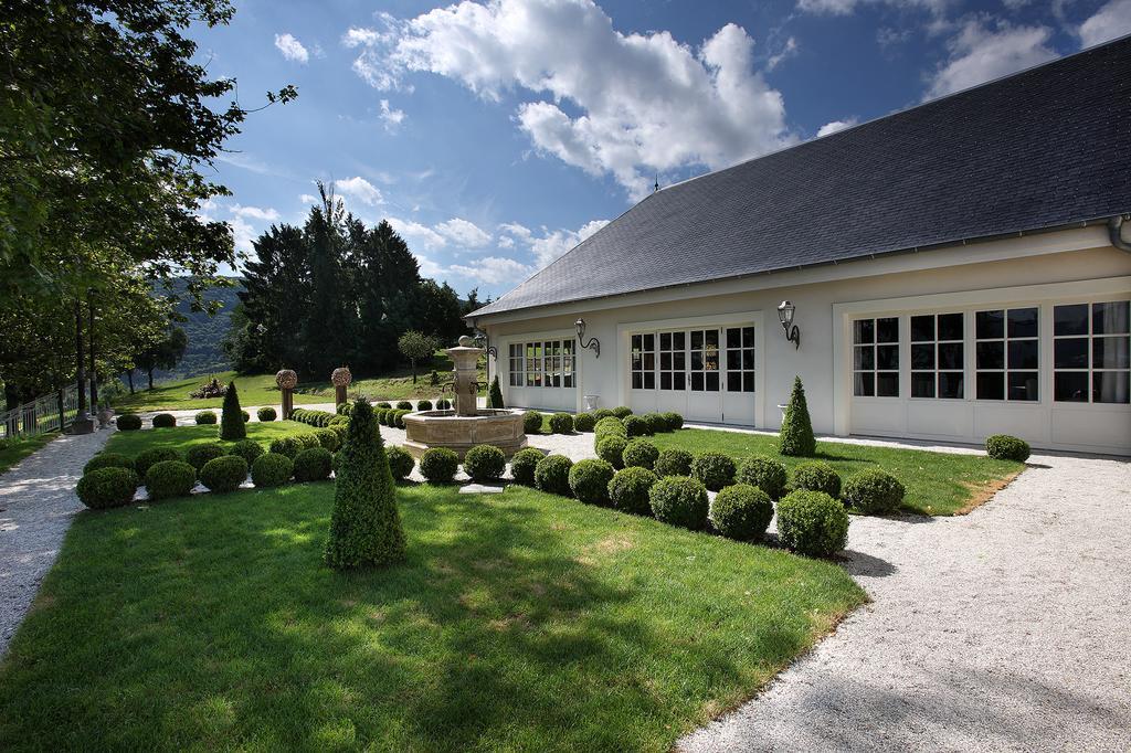 Hotel Les Saints Pères à Montagnole Extérieur photo