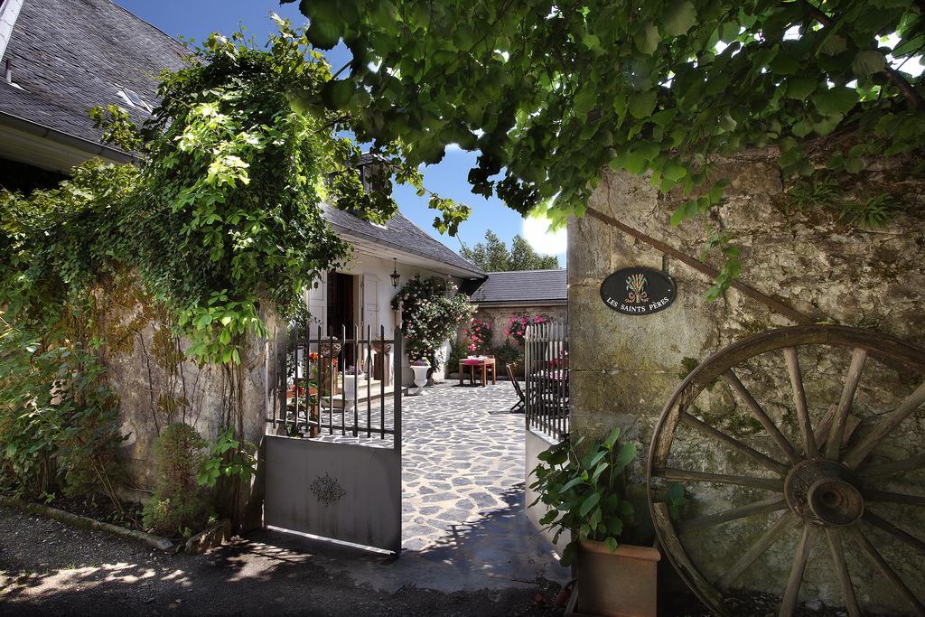 Hotel Les Saints Pères à Montagnole Extérieur photo