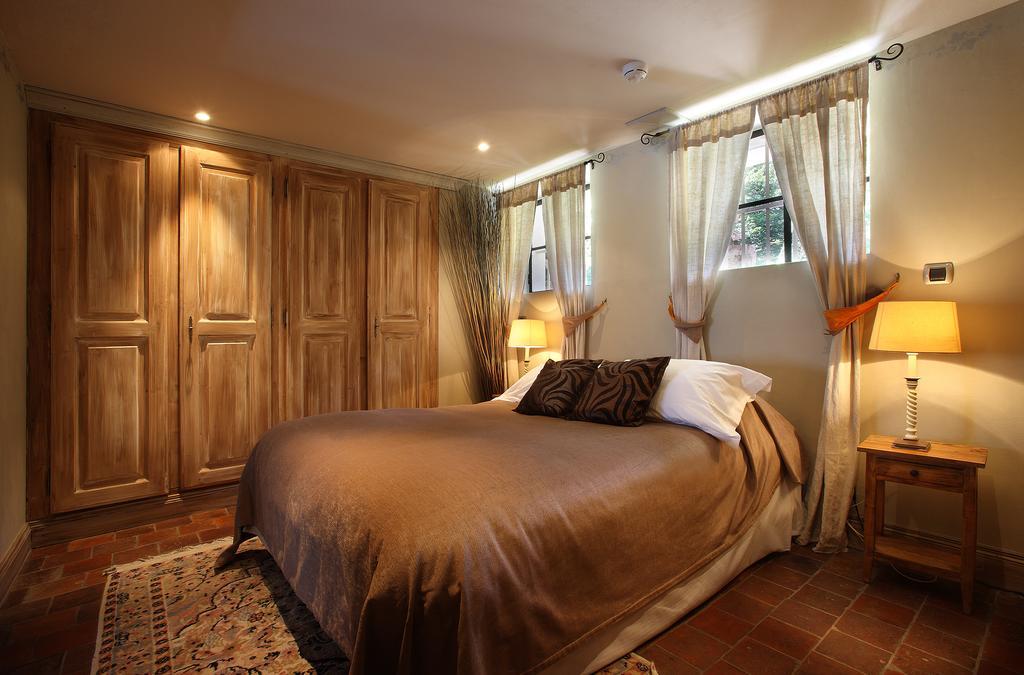 Hotel Les Saints Pères à Montagnole Extérieur photo