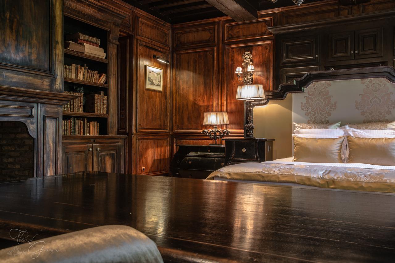 Hotel Les Saints Pères à Montagnole Extérieur photo
