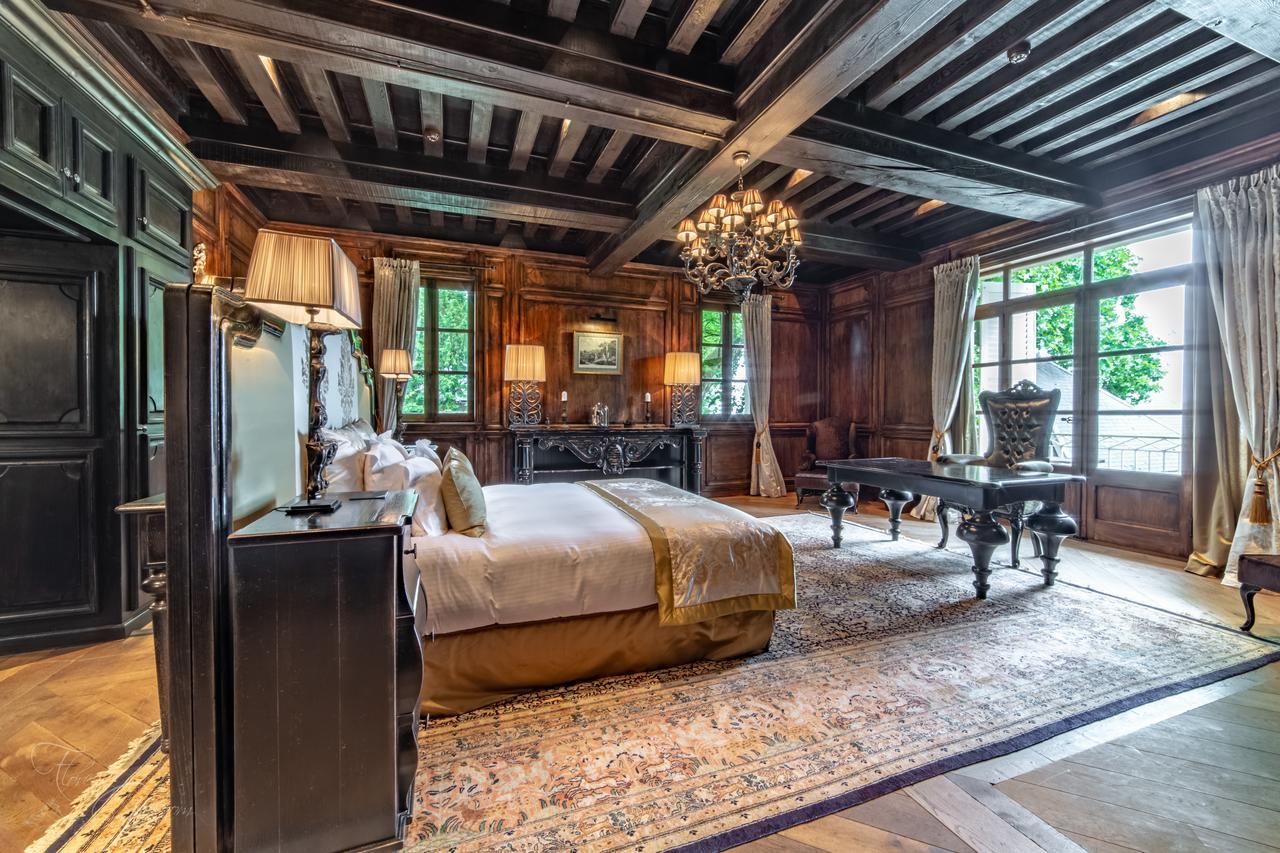 Hotel Les Saints Pères à Montagnole Extérieur photo