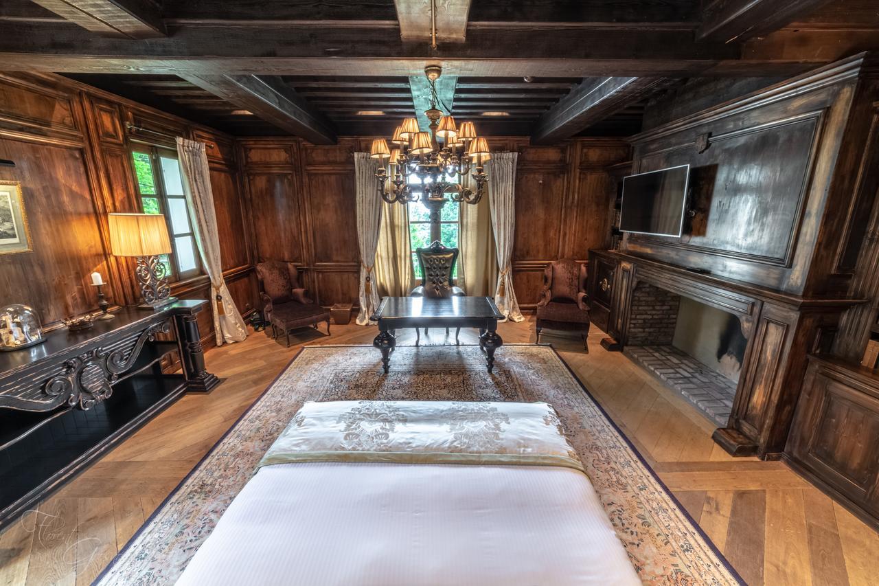 Hotel Les Saints Pères à Montagnole Extérieur photo