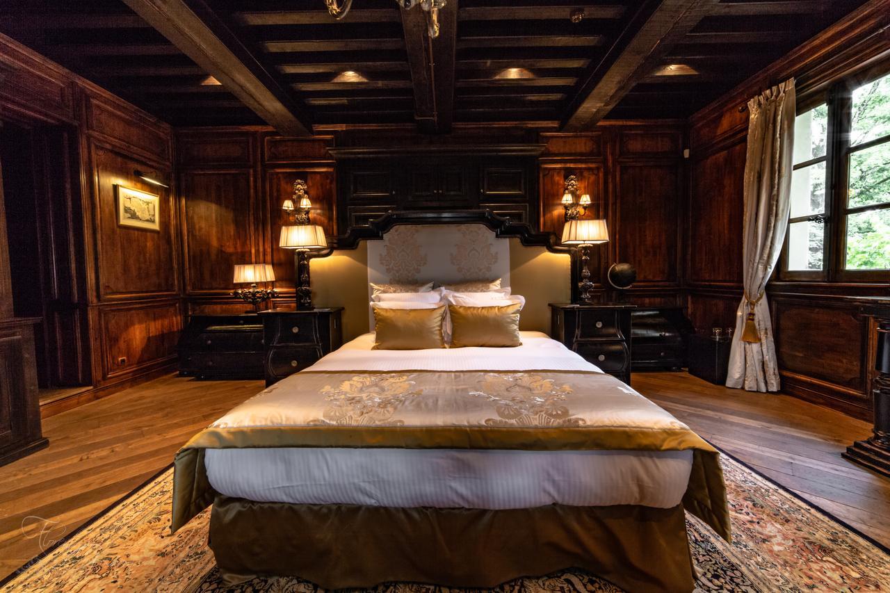 Hotel Les Saints Pères à Montagnole Extérieur photo